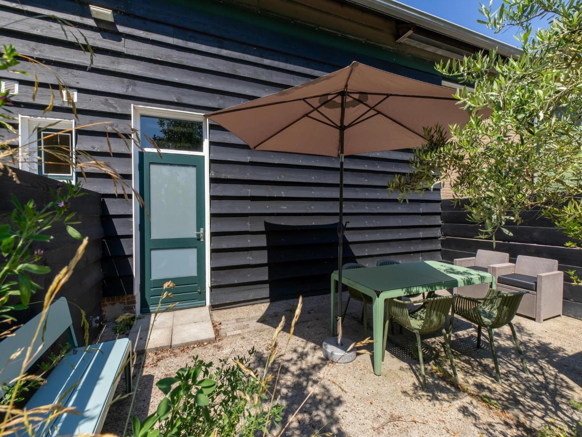 Superb Apartment Near The Beach In Vrouwenpolder Buitenkant foto