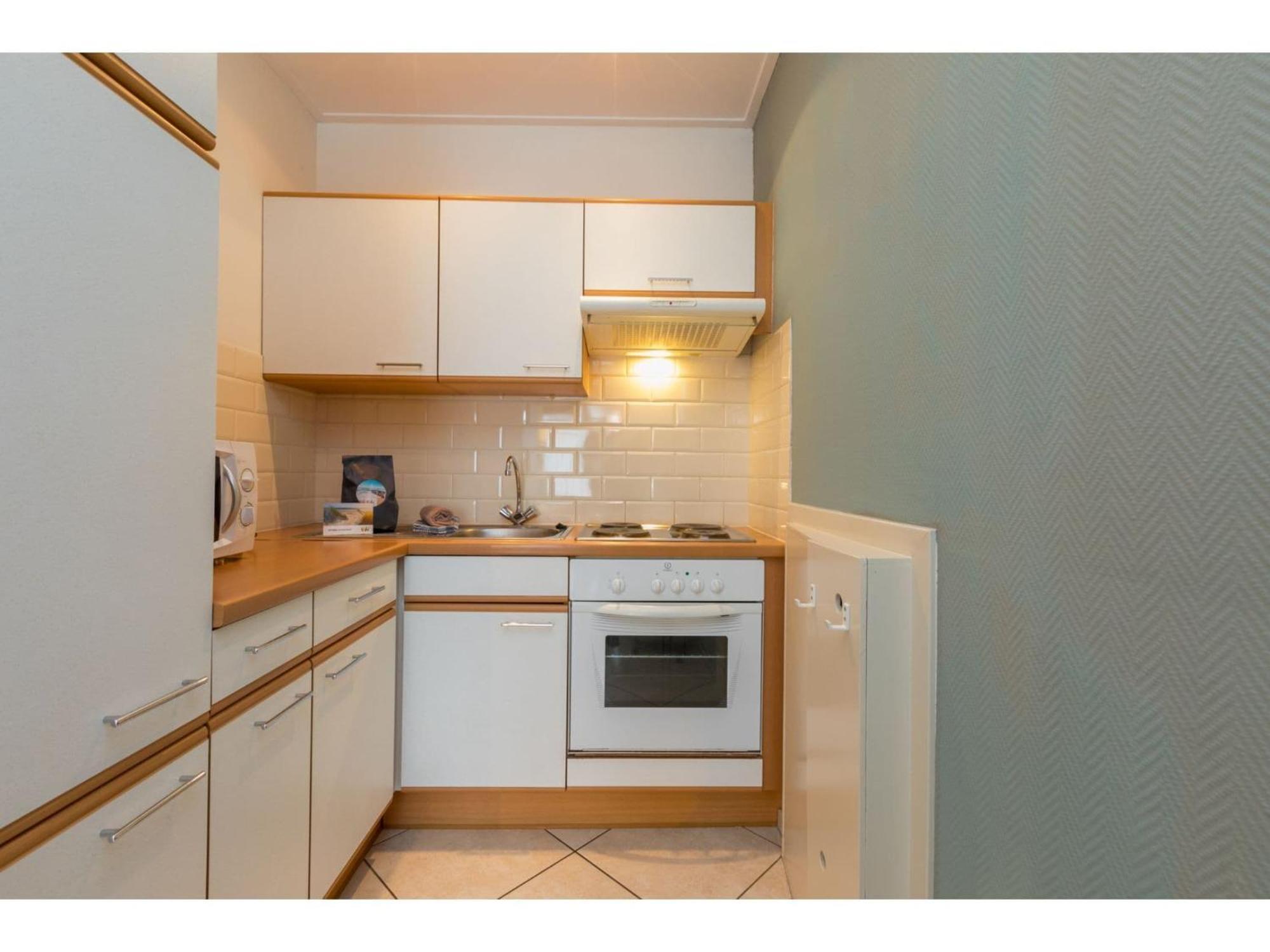 Superb Apartment Near The Beach In Vrouwenpolder Buitenkant foto